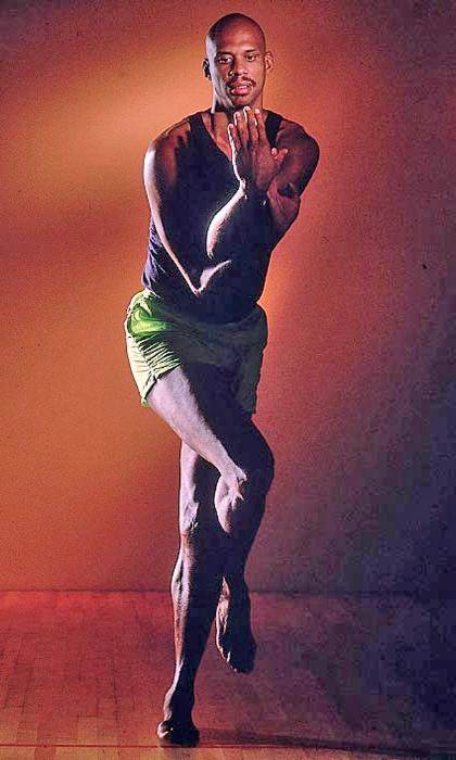 开云注册-起底瑜伽风潮：NBA大腕的“长寿”秘诀